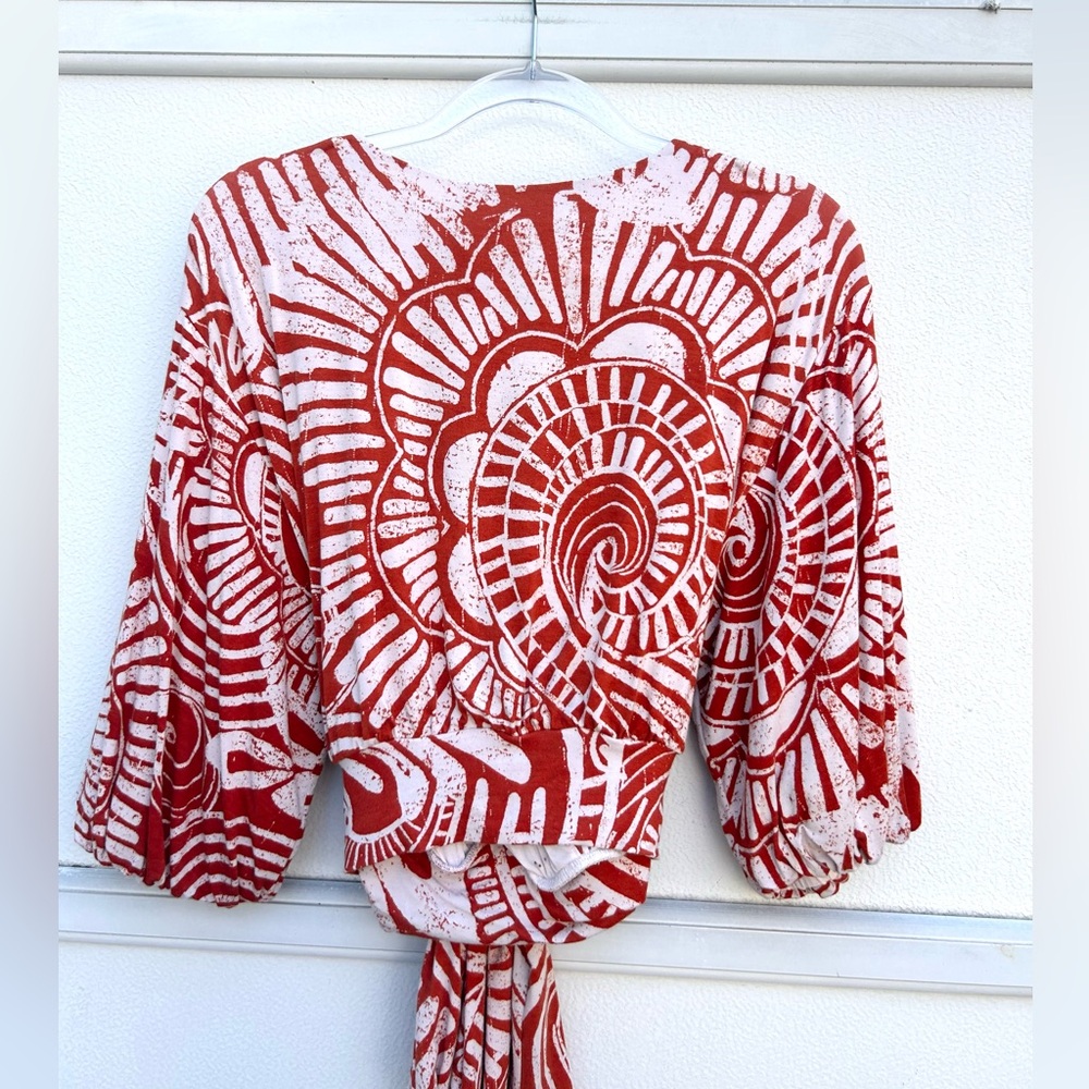 By Anthropologie Top Women M Bodhi Wrap Cropped Tie Front Orange White Tropical - Picture 8 of 10